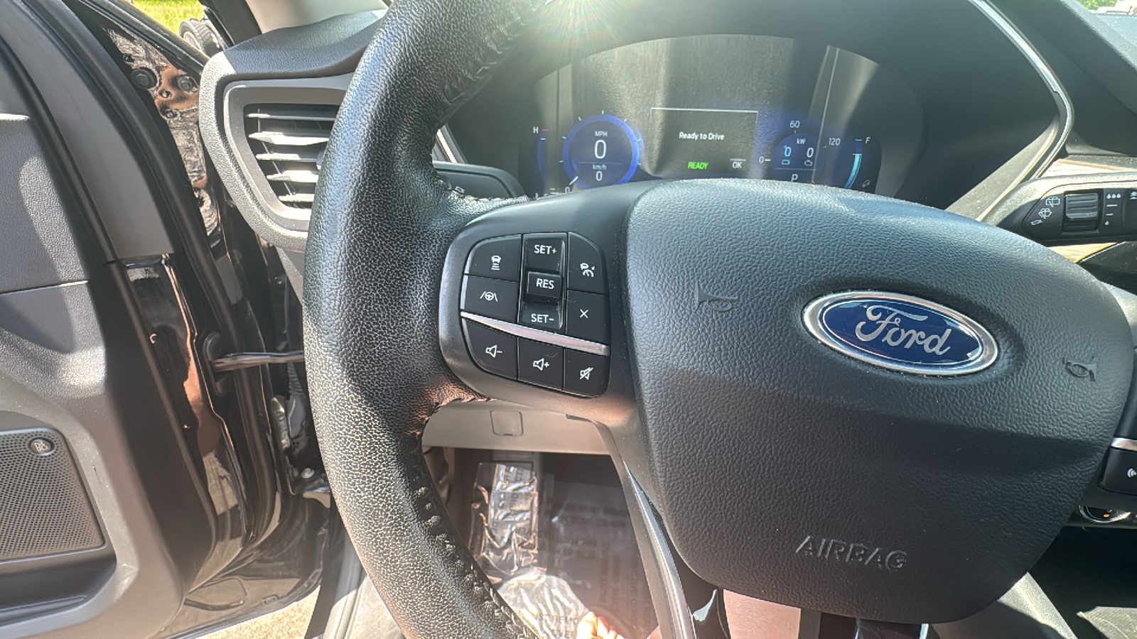 2020 Ford Escape Titanium Hybrid 12