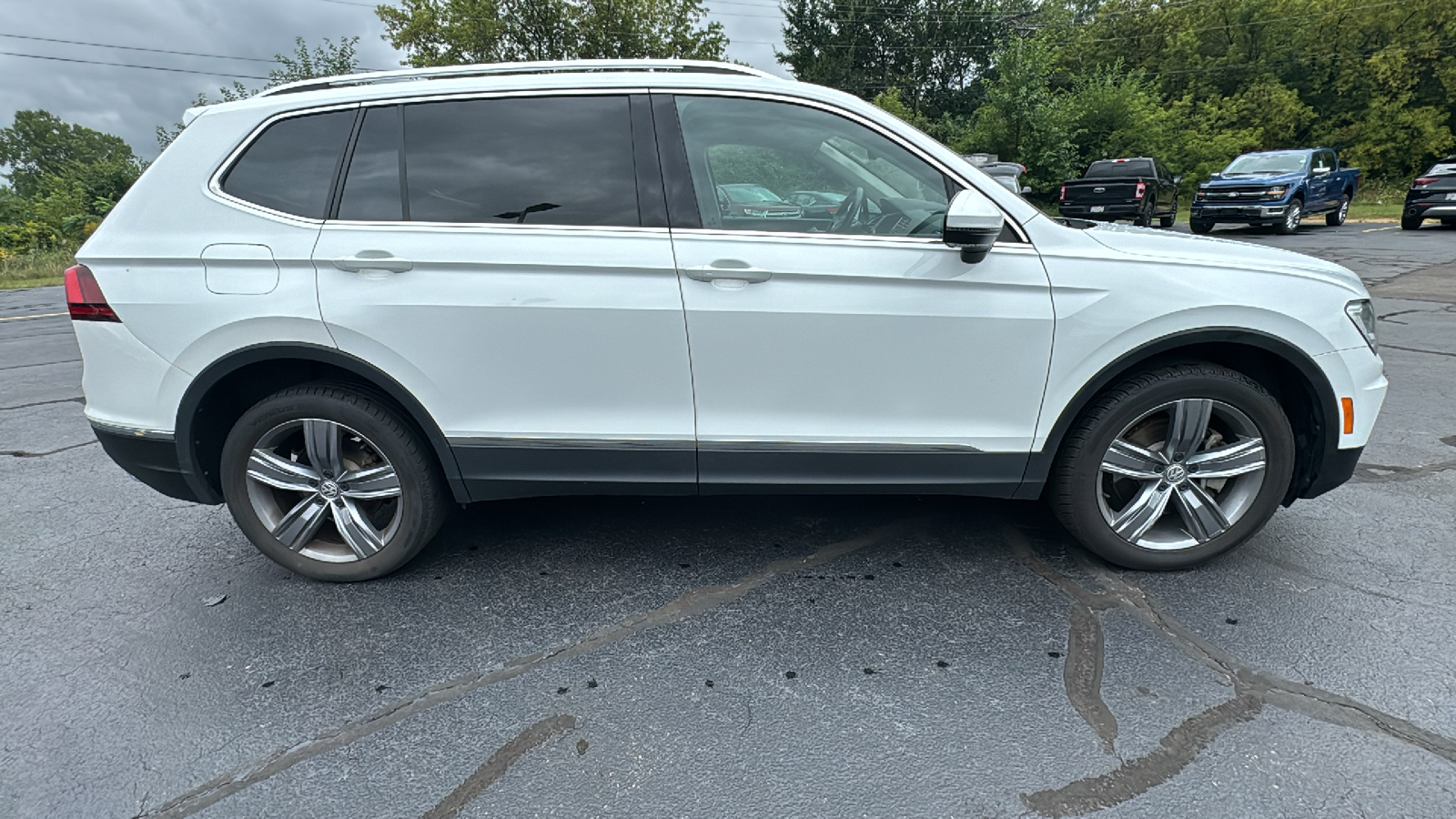 2020 Volkswagen Tiguan 2.0T SEL 2