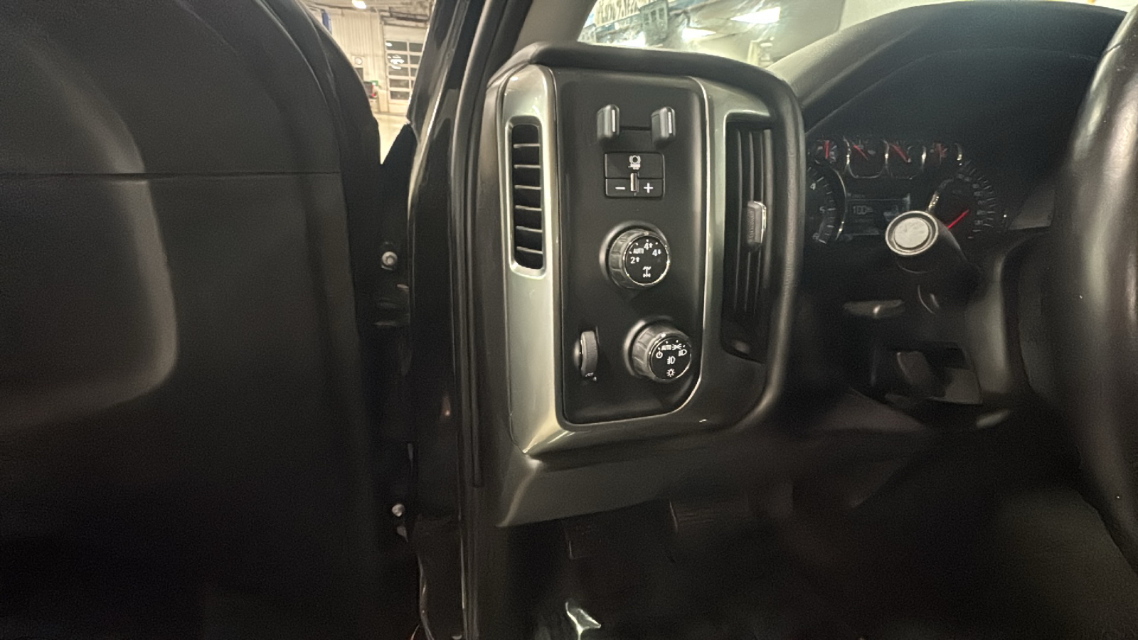 2015 Chevrolet Silverado 1500 LT 11