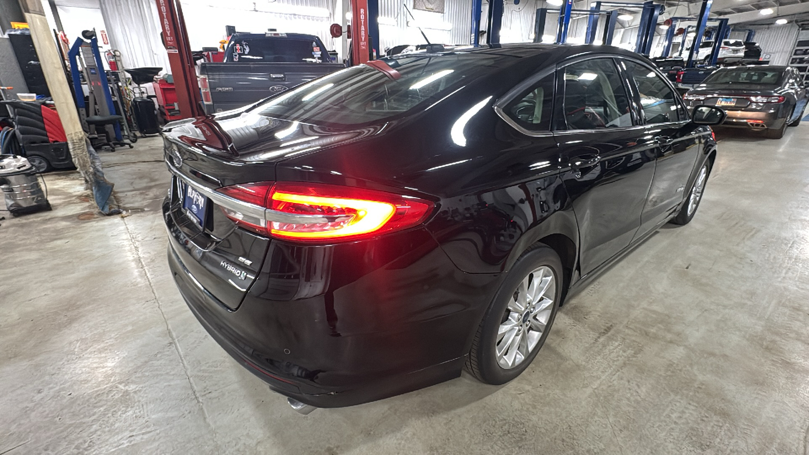 2017 Ford Fusion Hybrid SE 3