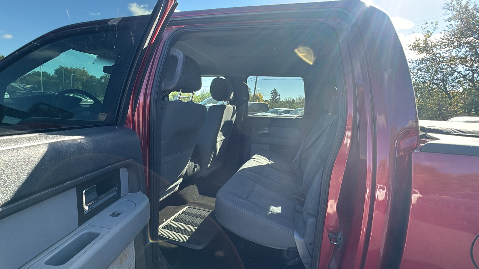 2014 Ford F-150 XLT 23