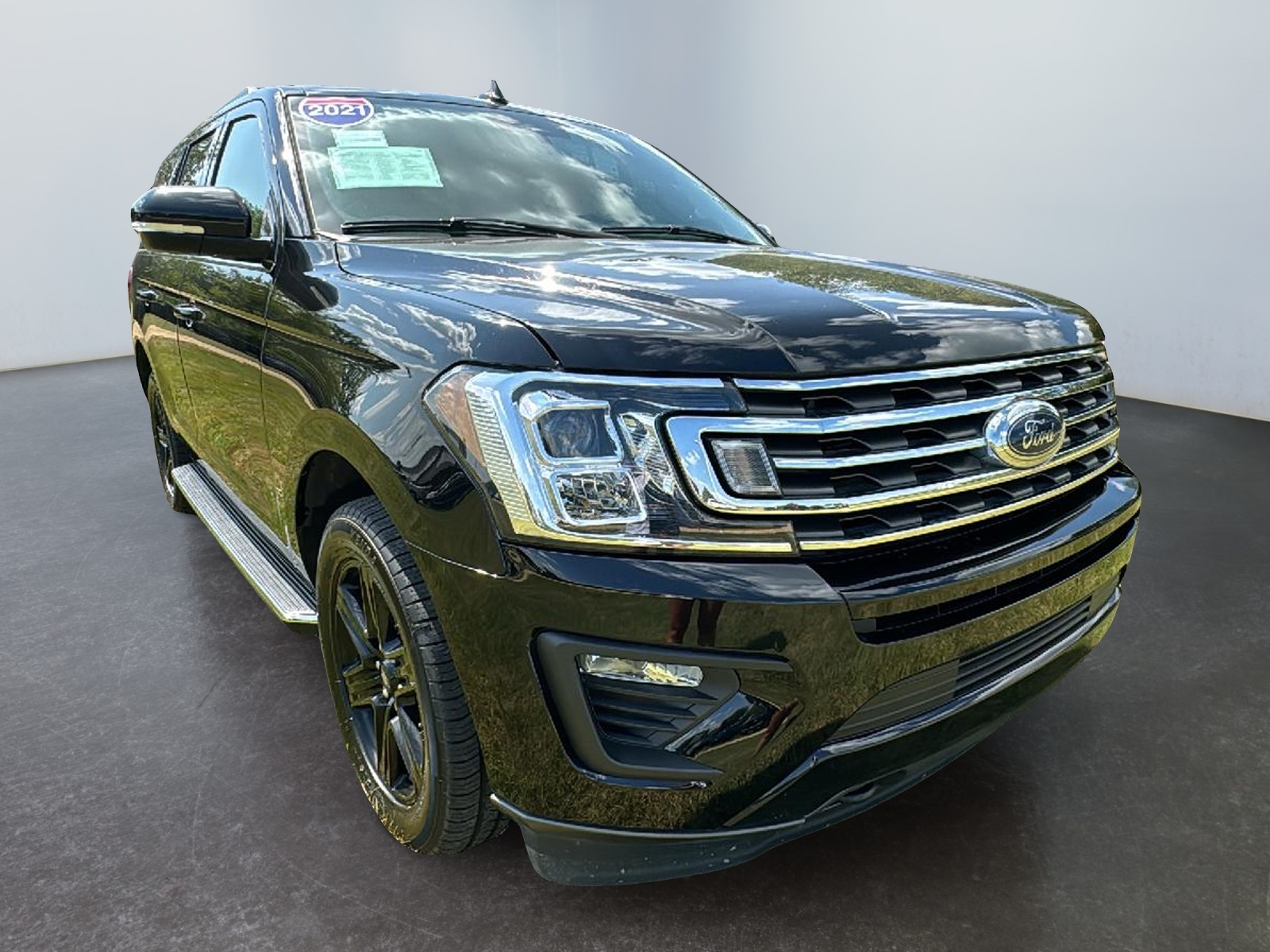 2021 Ford Expedition XLT 1