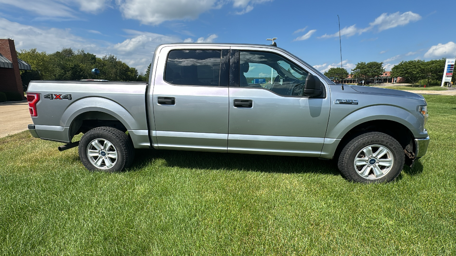 2020 Ford F-150 XLT 2