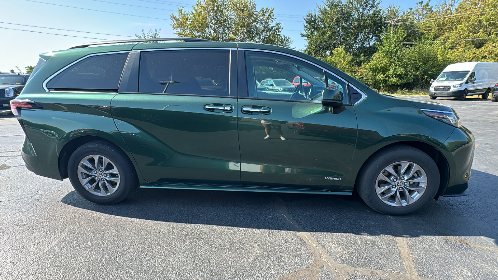 2021 Toyota Sienna XLE 2