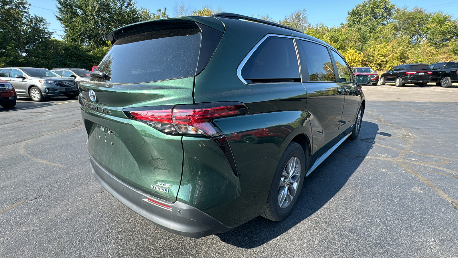 2021 Toyota Sienna XLE 3