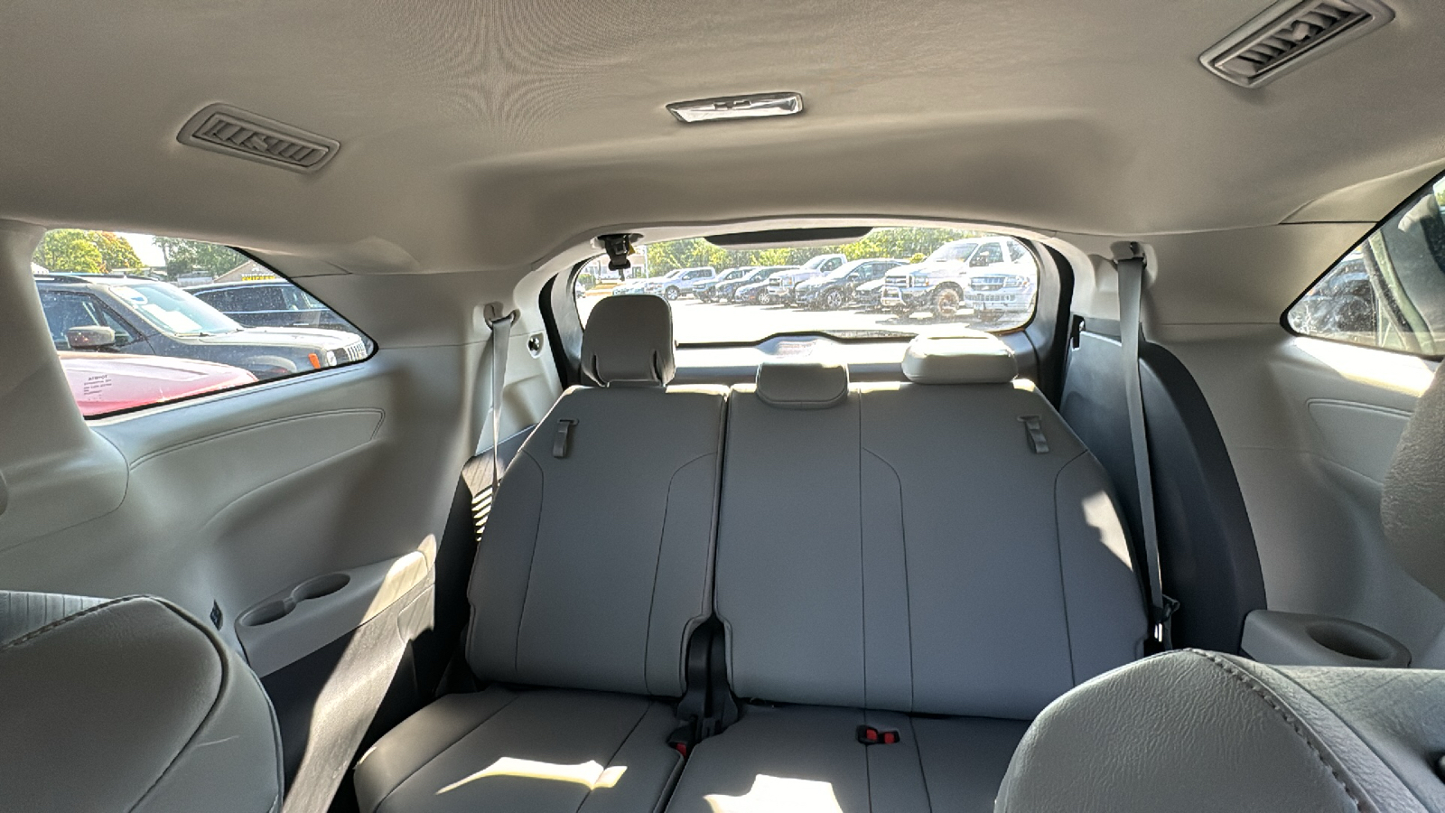 2021 Toyota Sienna XLE 25