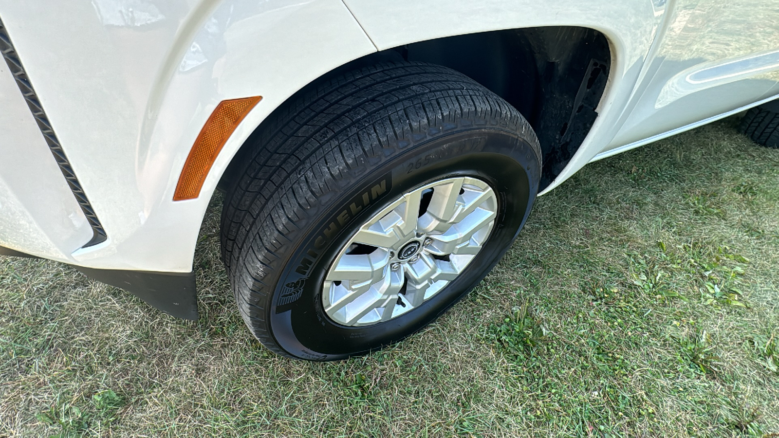 2023 Nissan Frontier SV 29