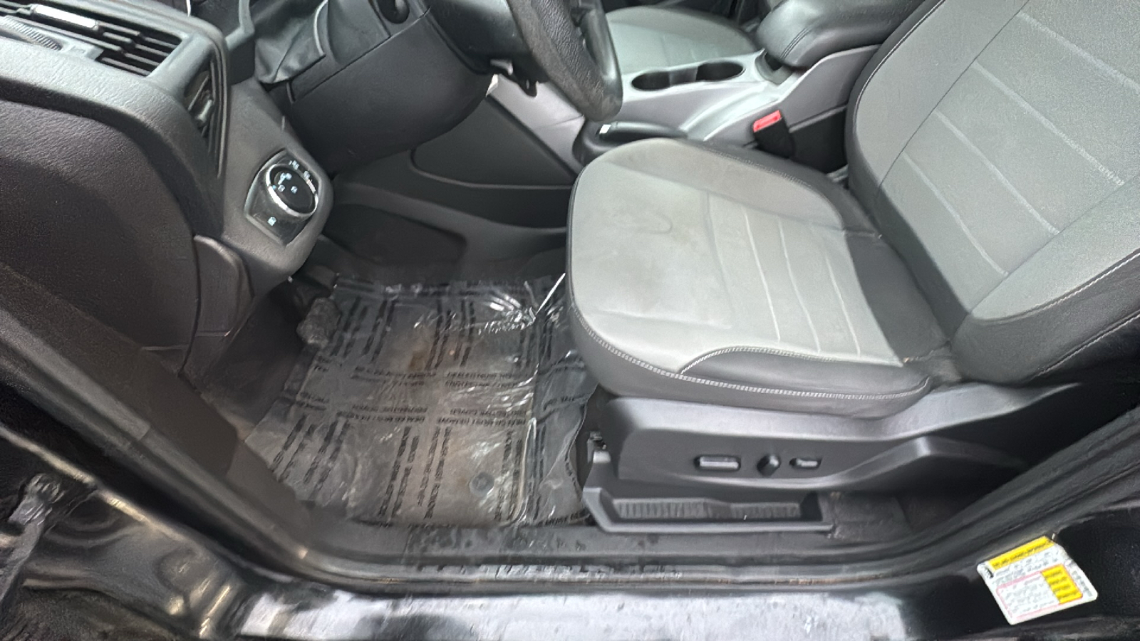 2014 Ford Escape SE 26