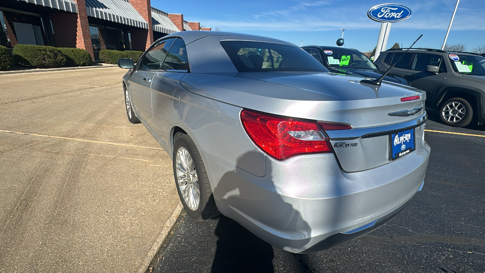 2011 Chrysler 200 Limited 4