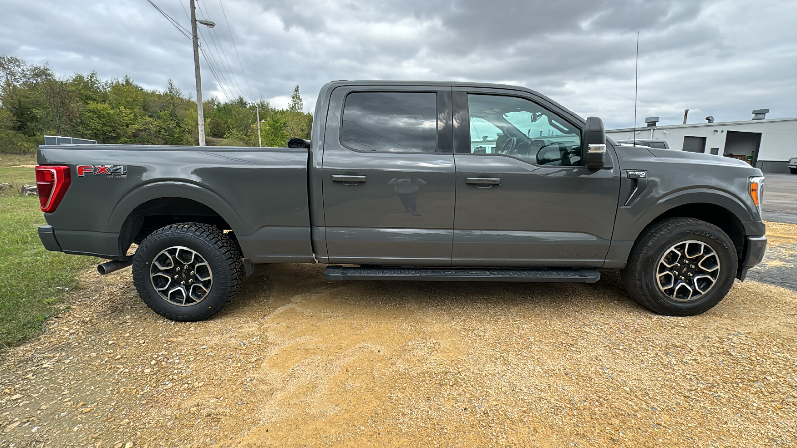 2021 Ford F-150 XLT 2