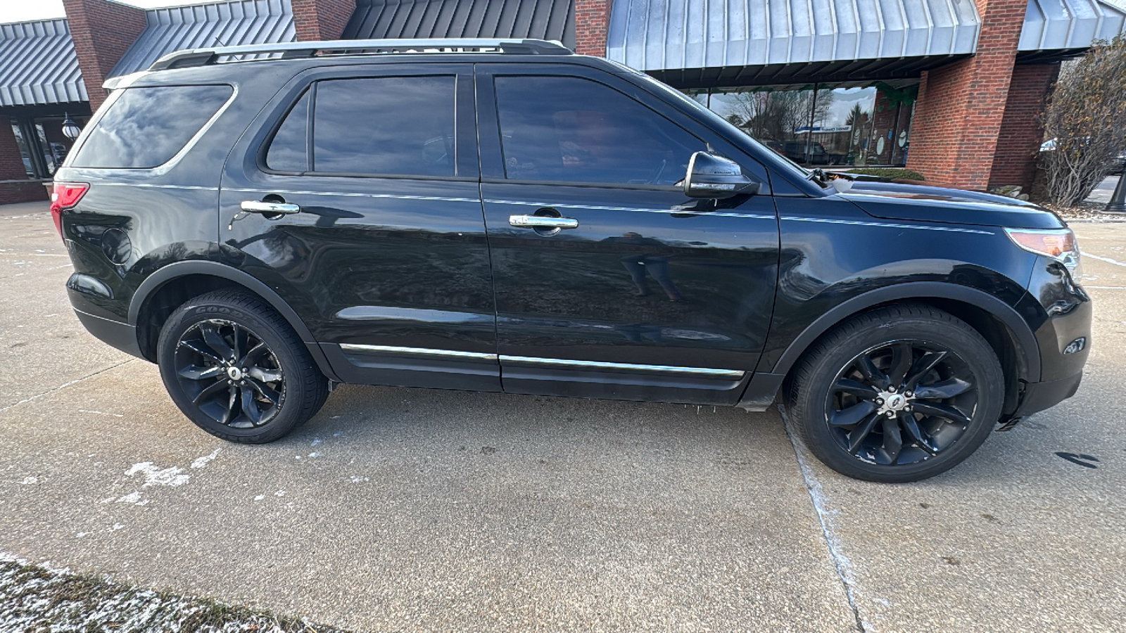 2014 Ford Explorer XLT 2