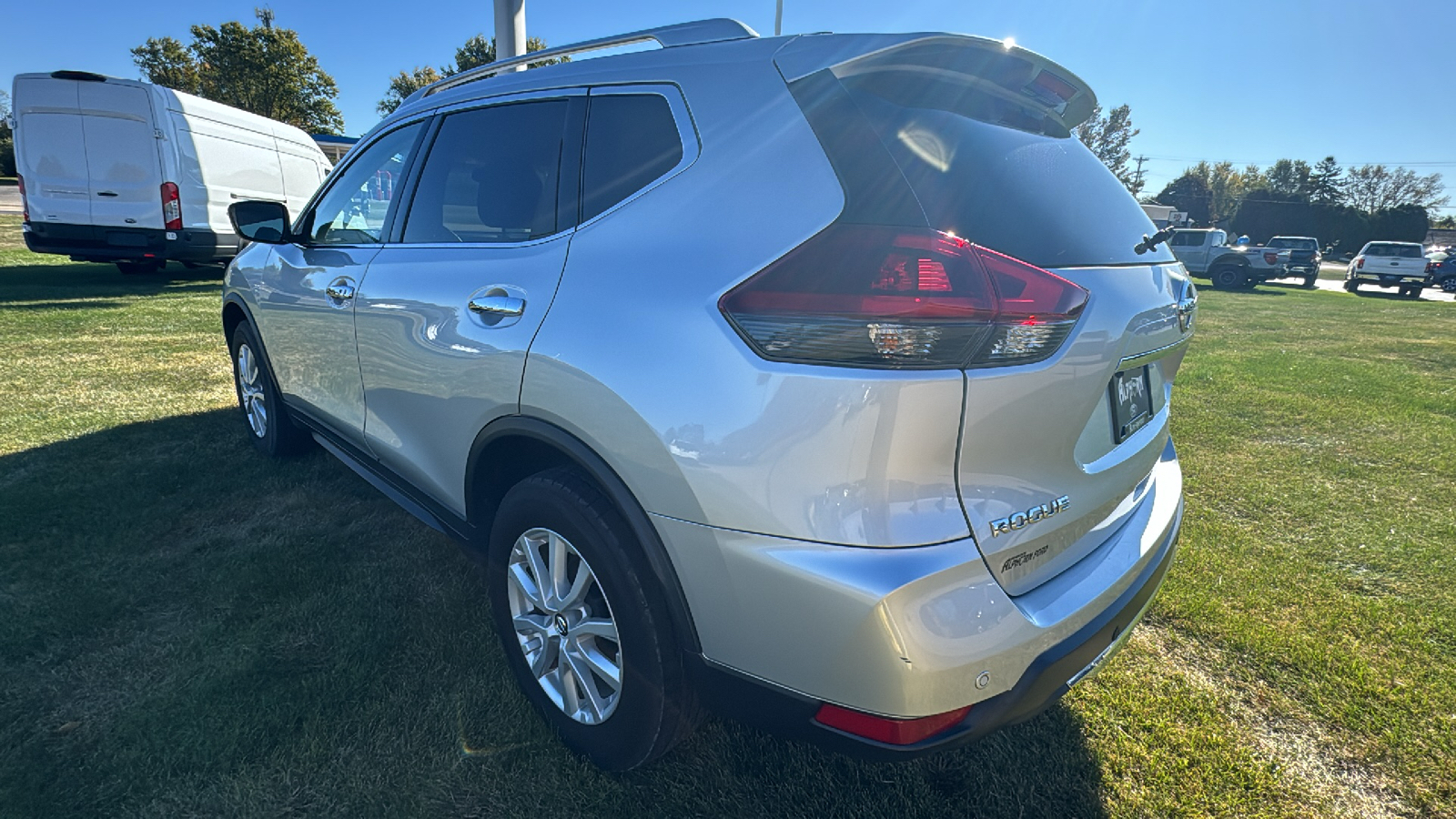 2019 Nissan Rogue SV 4