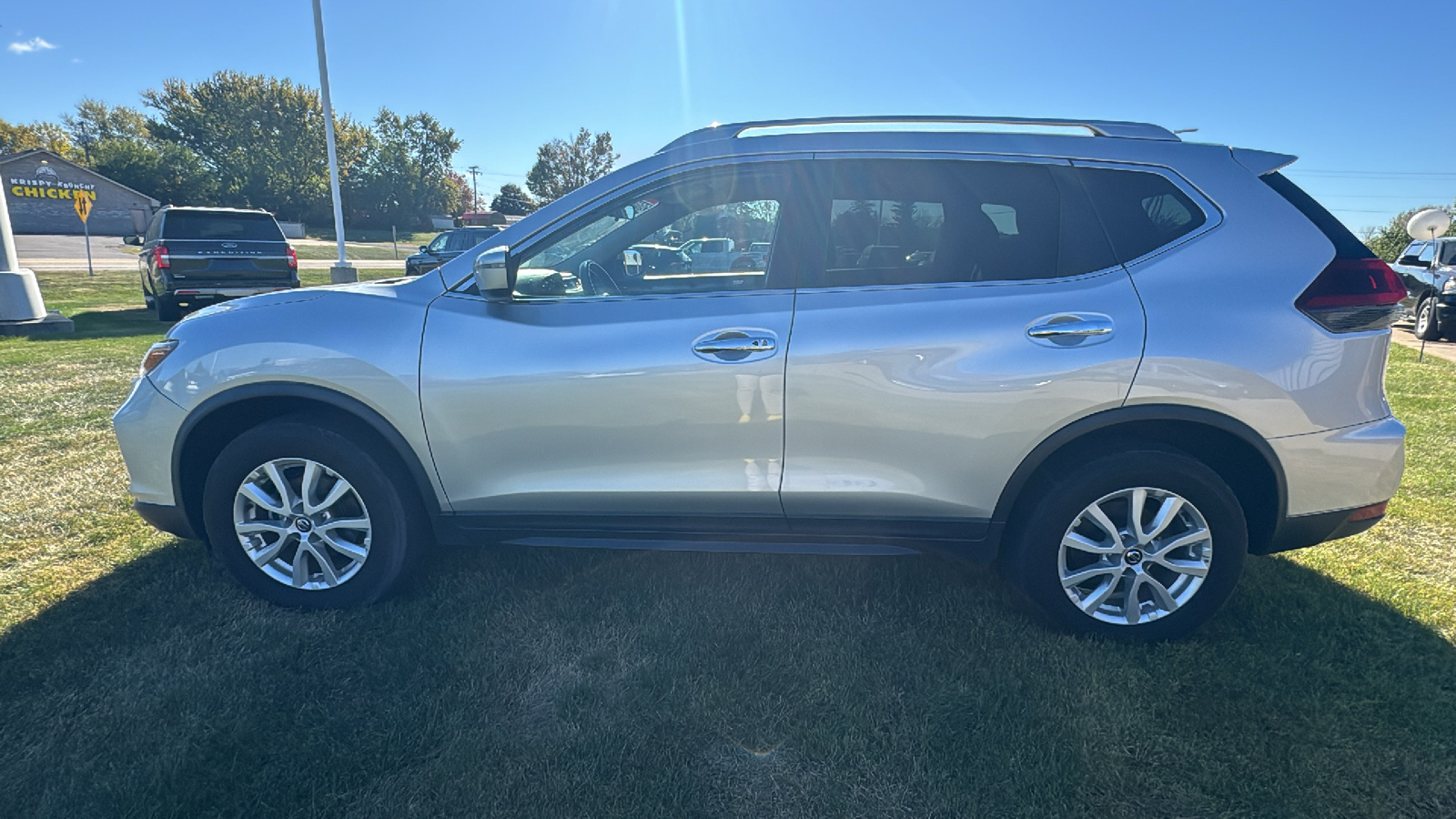 2019 Nissan Rogue SV 5