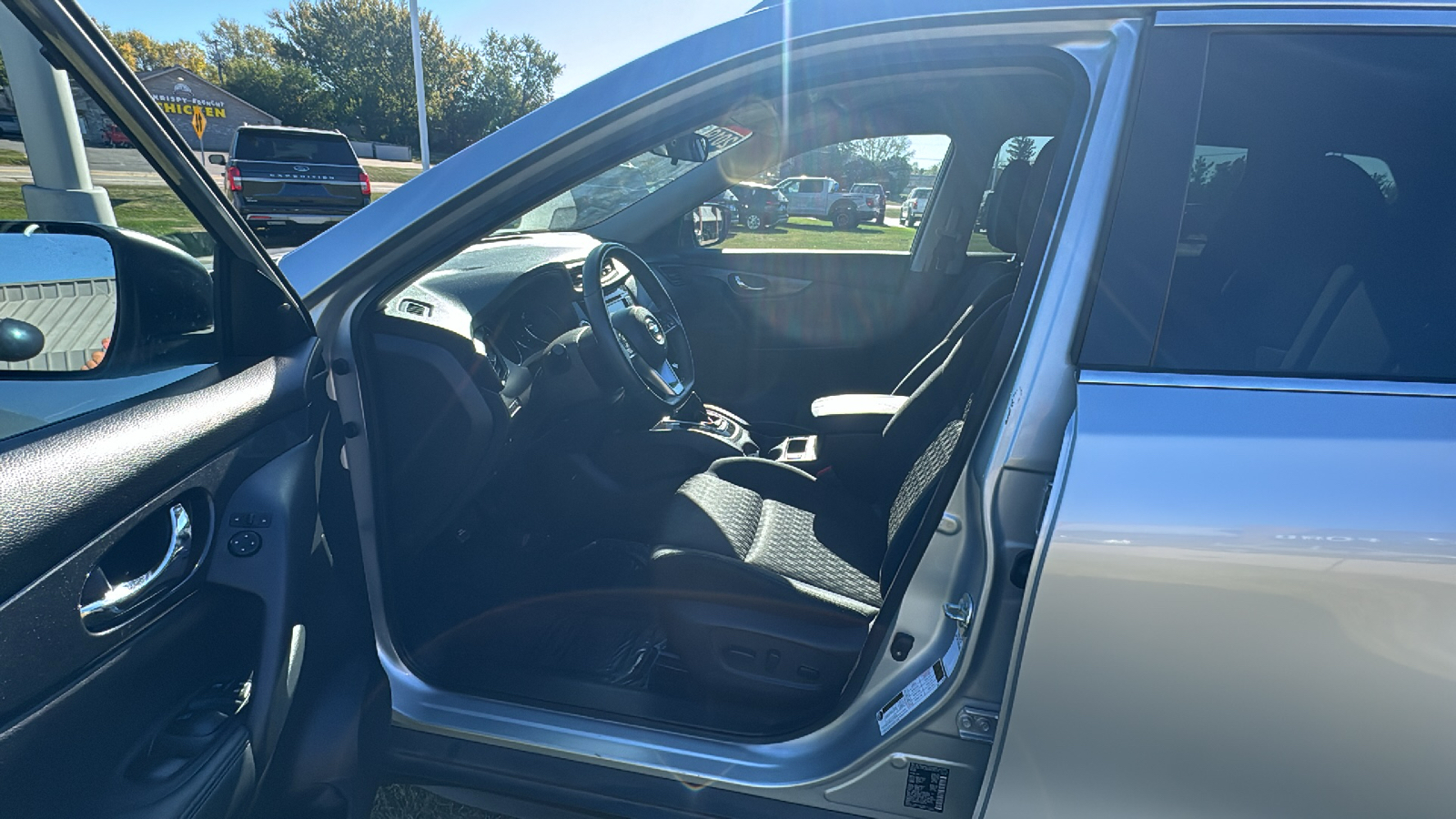 2019 Nissan Rogue SV 7