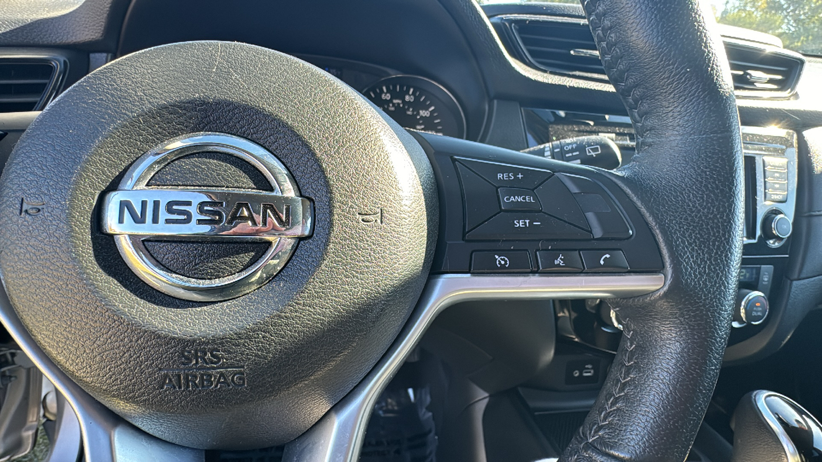 2019 Nissan Rogue SV 13