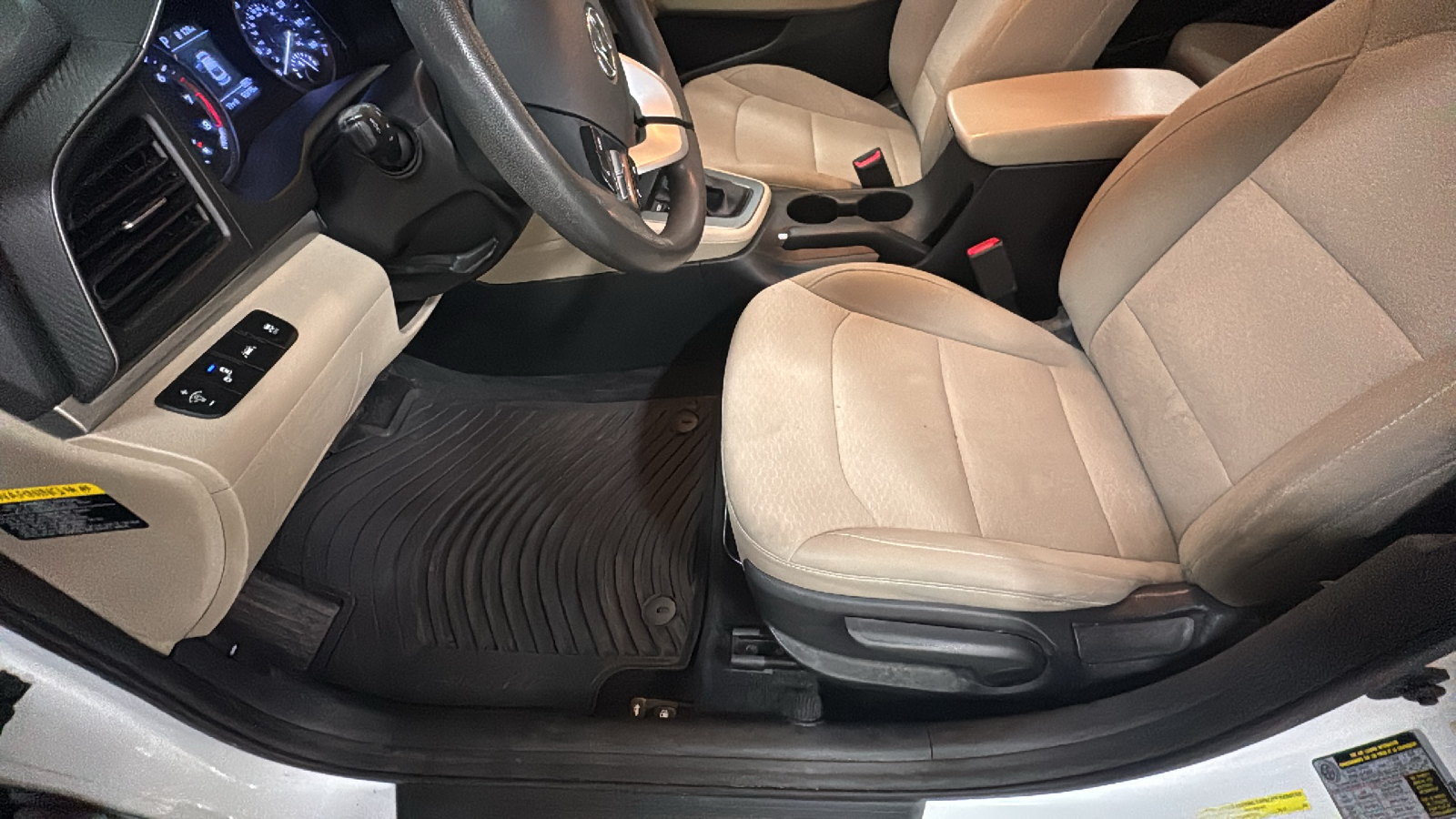 2019 Hyundai Elantra SEL 23