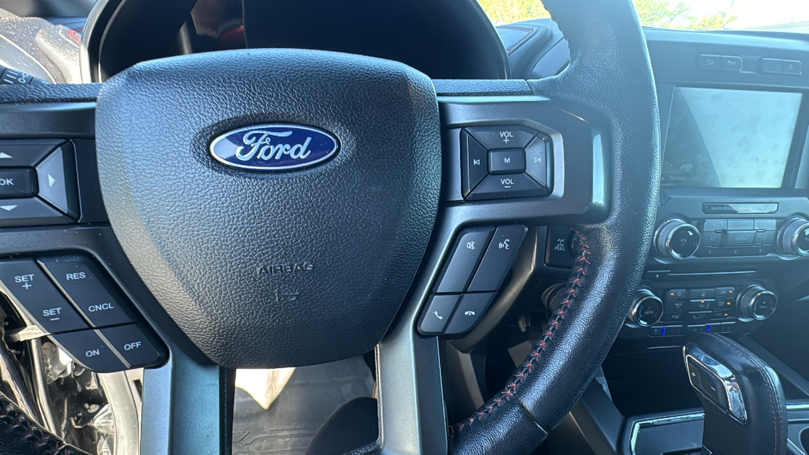 2018 Ford F-150 Lariat 15