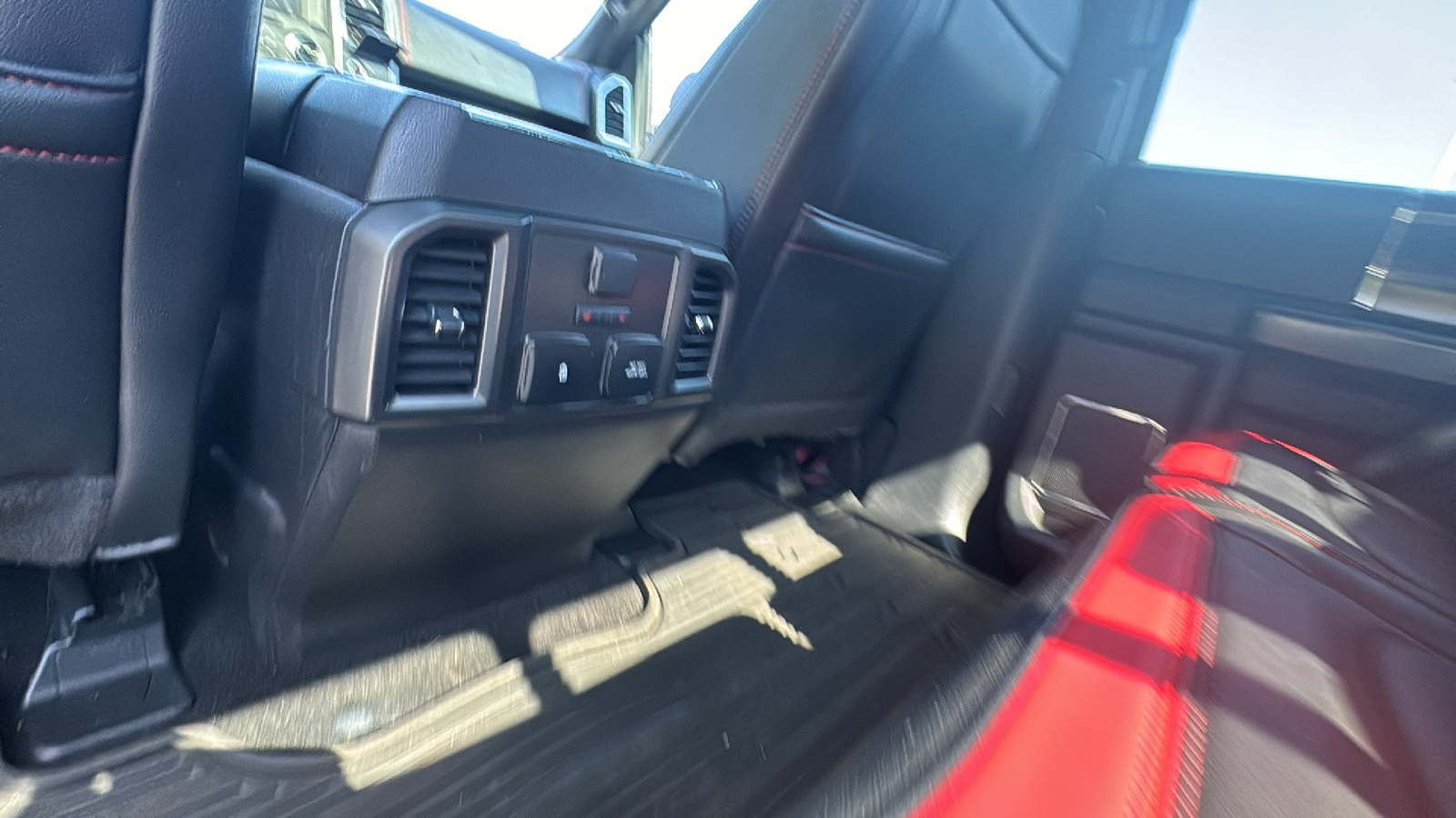 2018 Ford F-150 Lariat 29