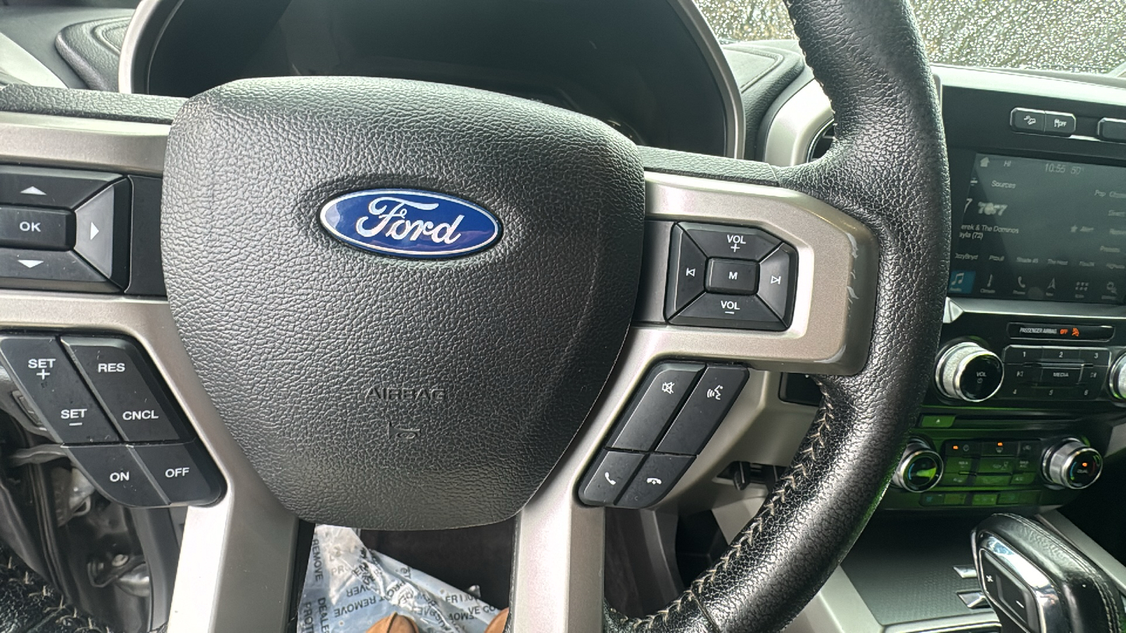 2016 Ford F-150 Lariat 15