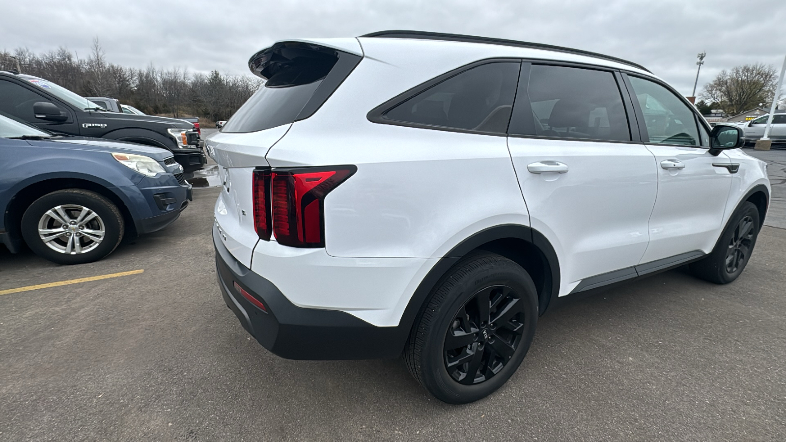 2021 Kia Sorento S 3