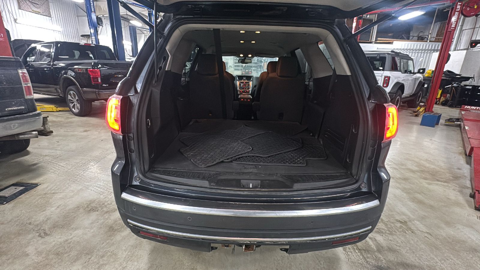 2014 GMC Acadia SLE-2 27