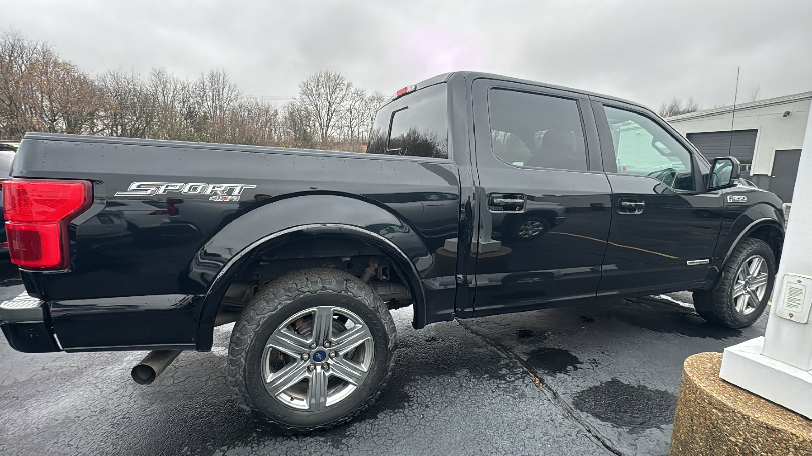 2018 Ford F-150 Lariat 2