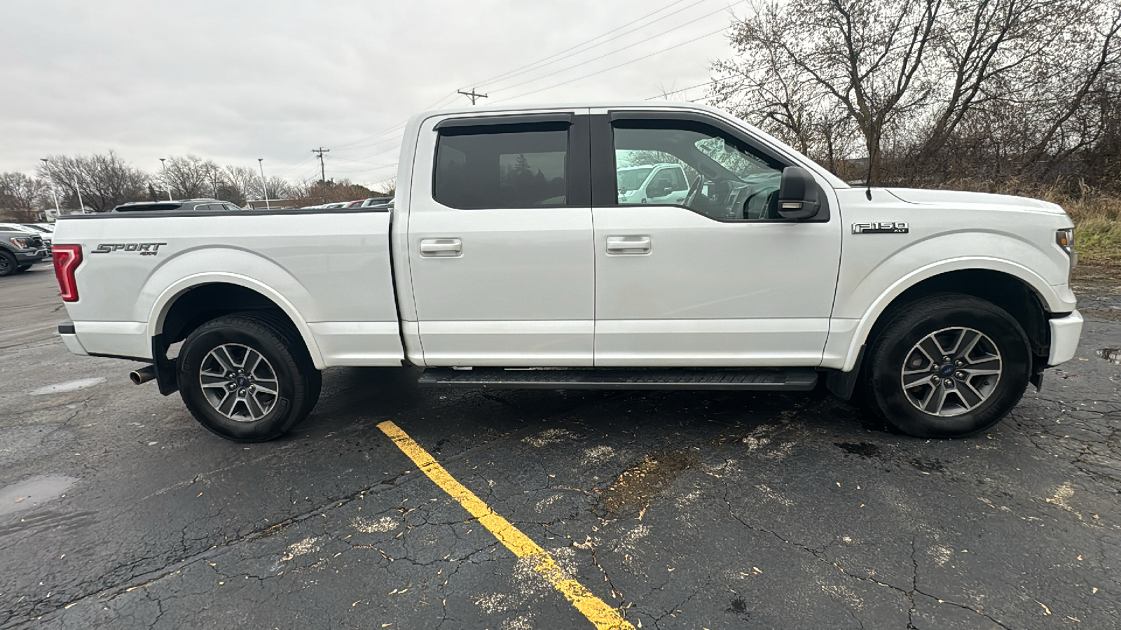 2017 Ford F-150 XLT 2