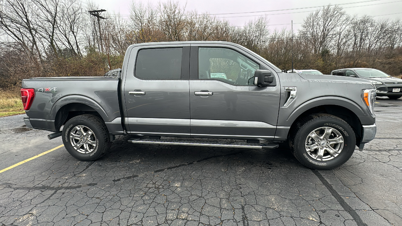 2021 Ford F-150 XLT 2