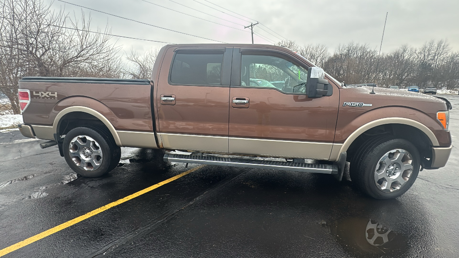 2011 Ford F-150 Lariat 2