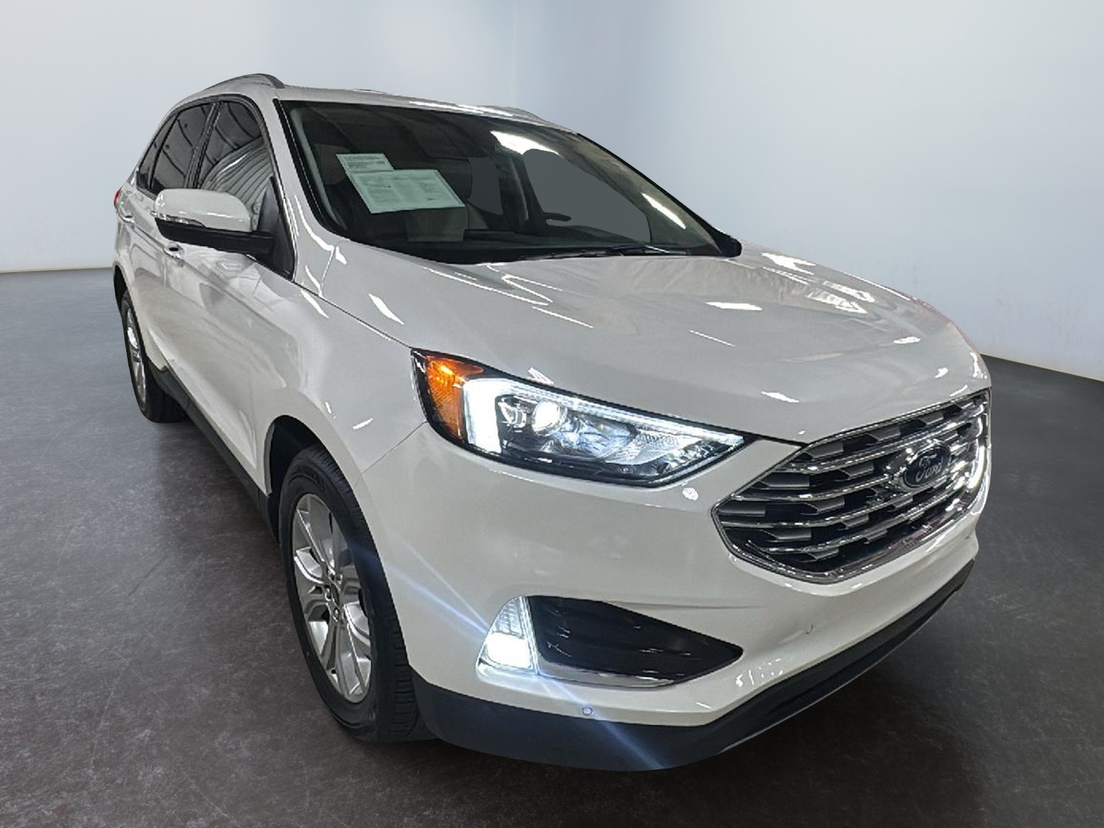 2024 Ford Edge Titanium 1