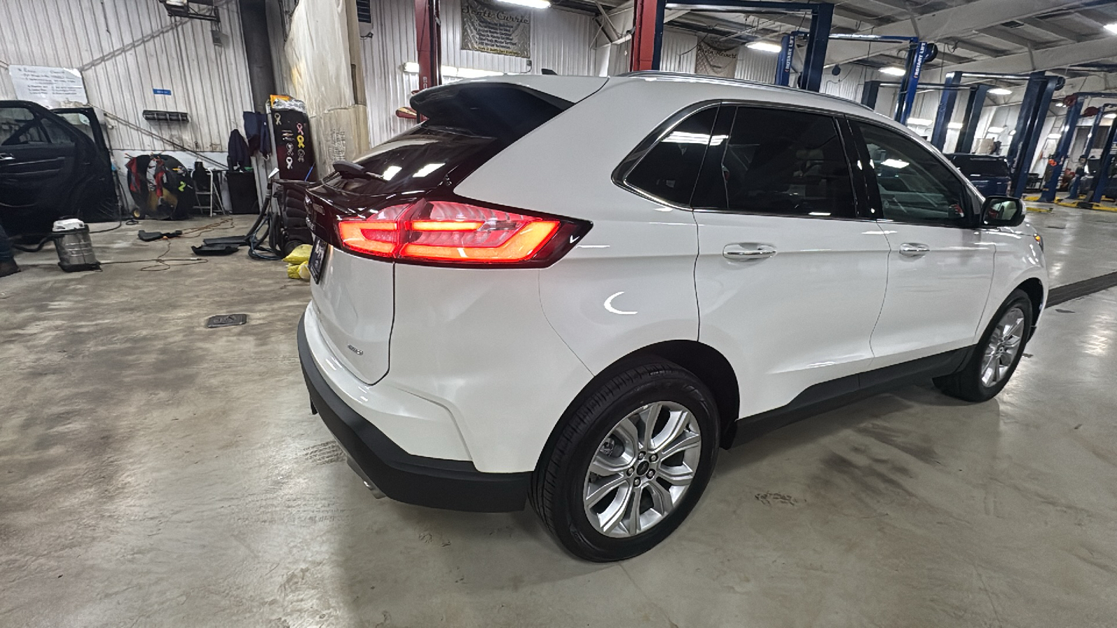 2024 Ford Edge Titanium 3