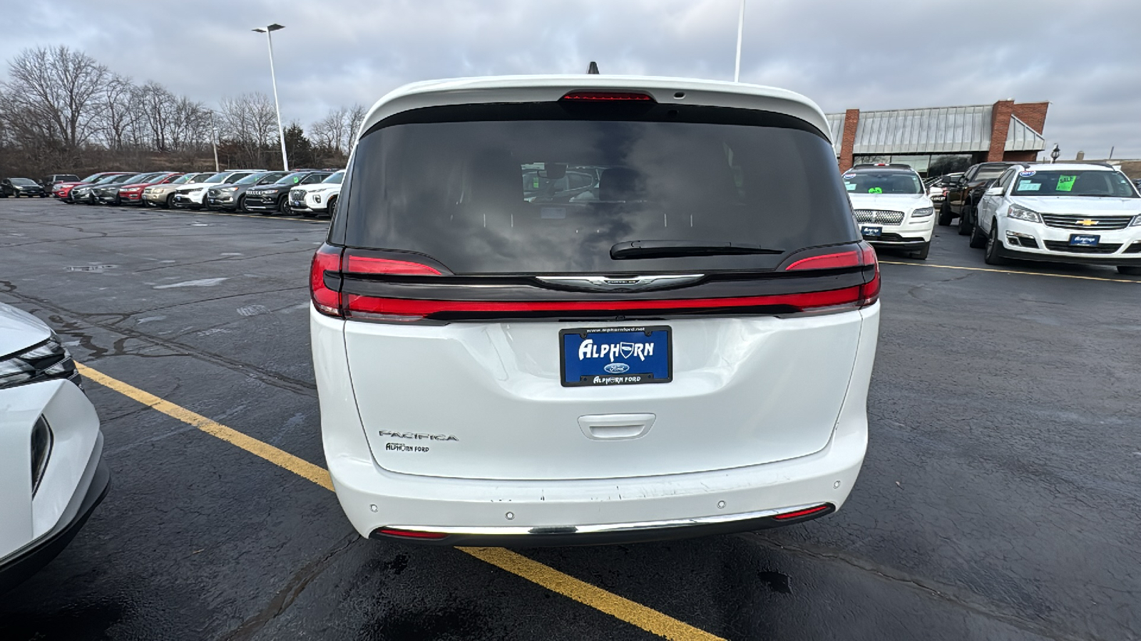 2023 Chrysler Pacifica Touring L 28