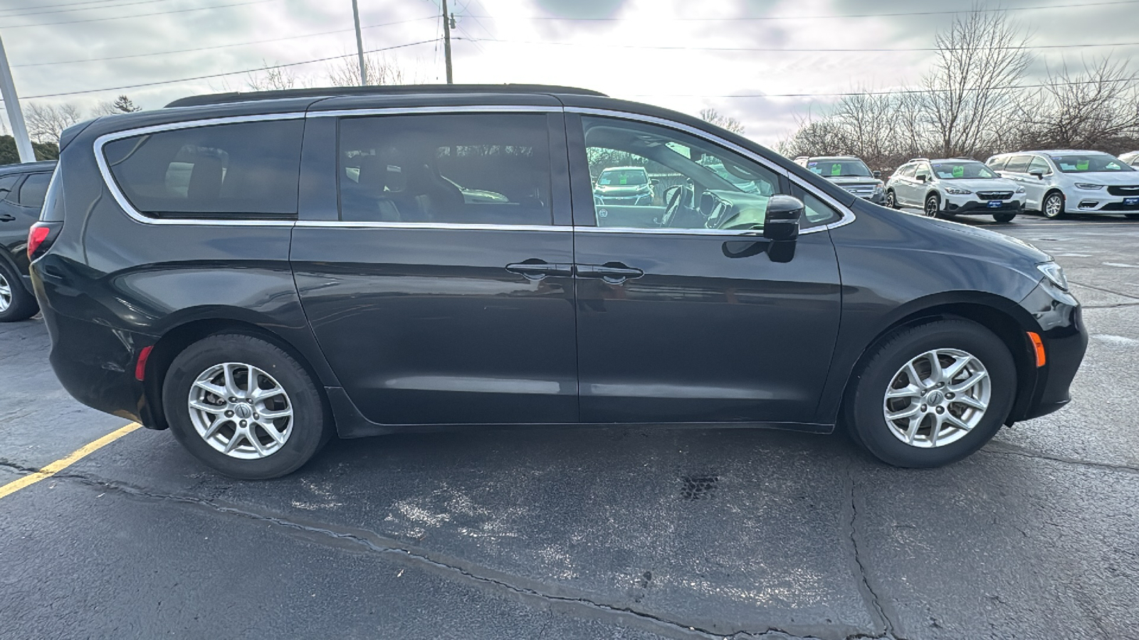 2022 Chrysler Pacifica Touring L 2