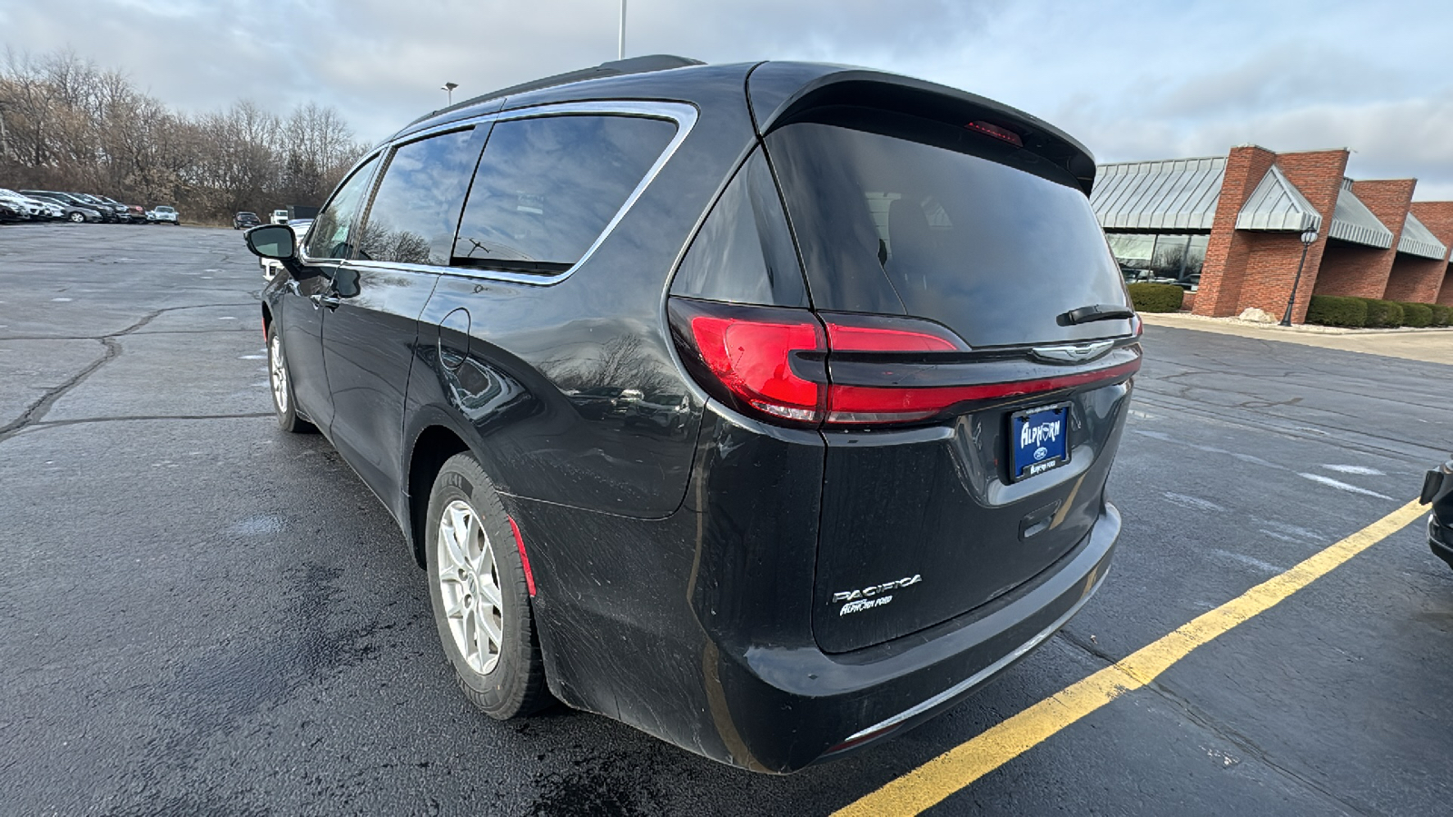 2022 Chrysler Pacifica Touring L 4