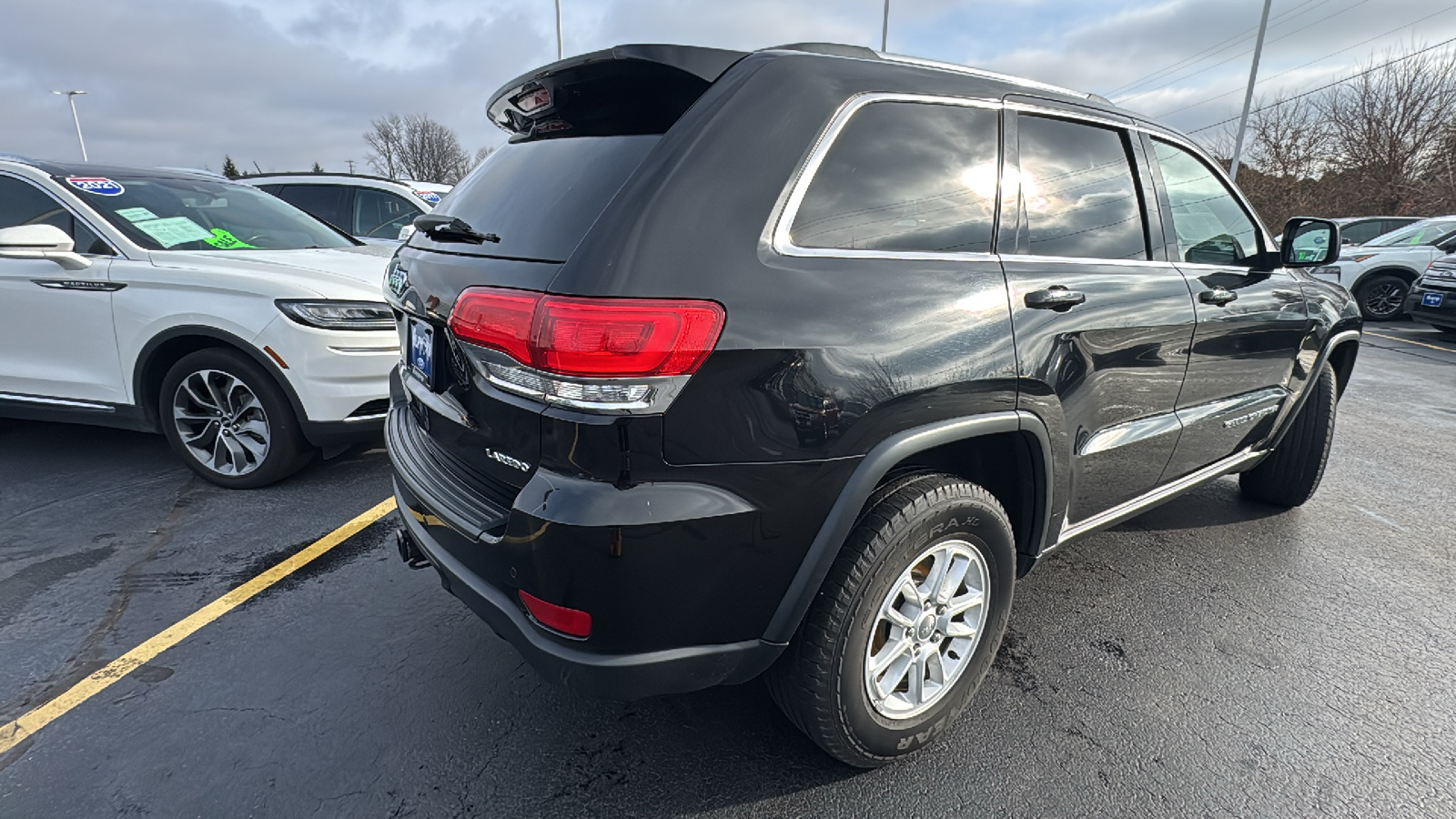 2019 Jeep Grand Cherokee Laredo E 3