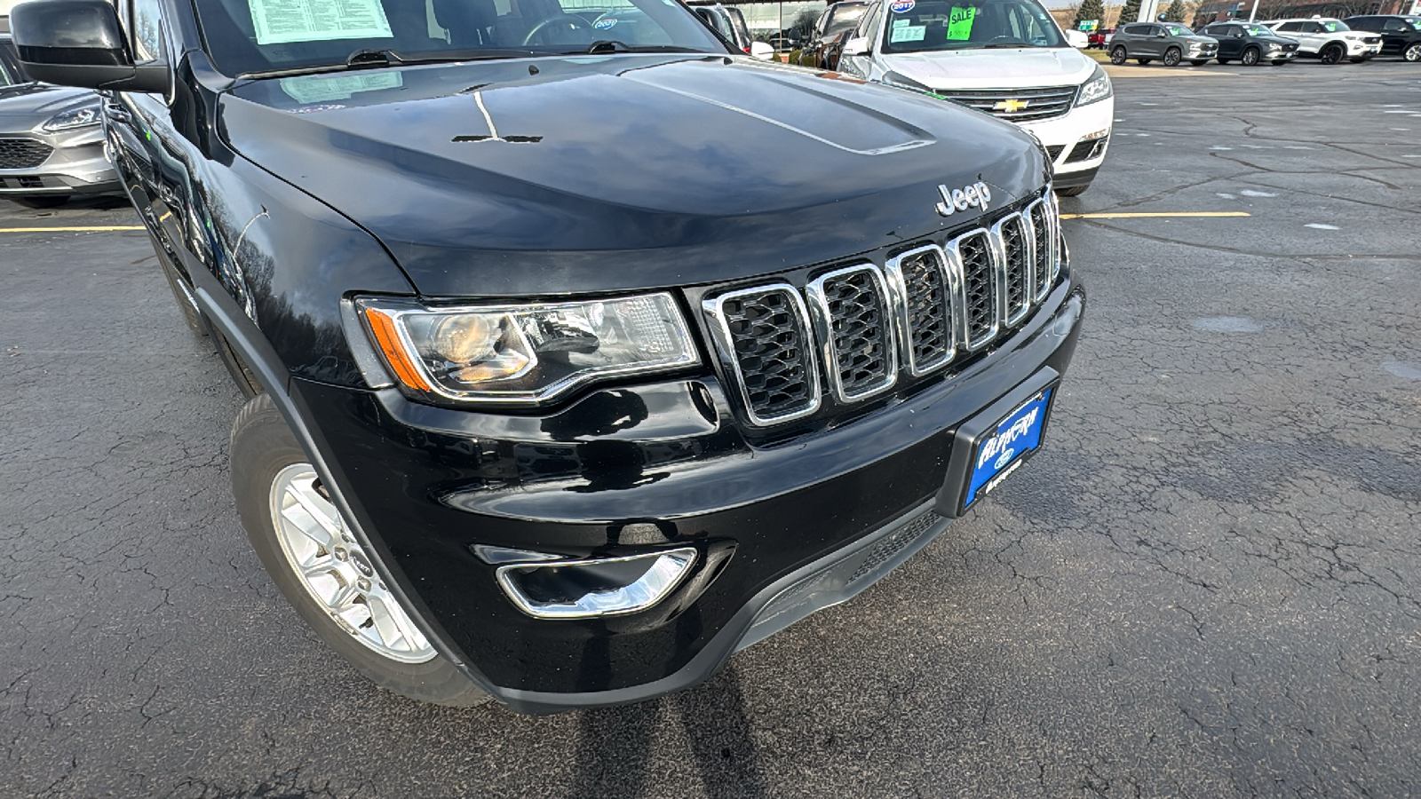 2019 Jeep Grand Cherokee Laredo E 28