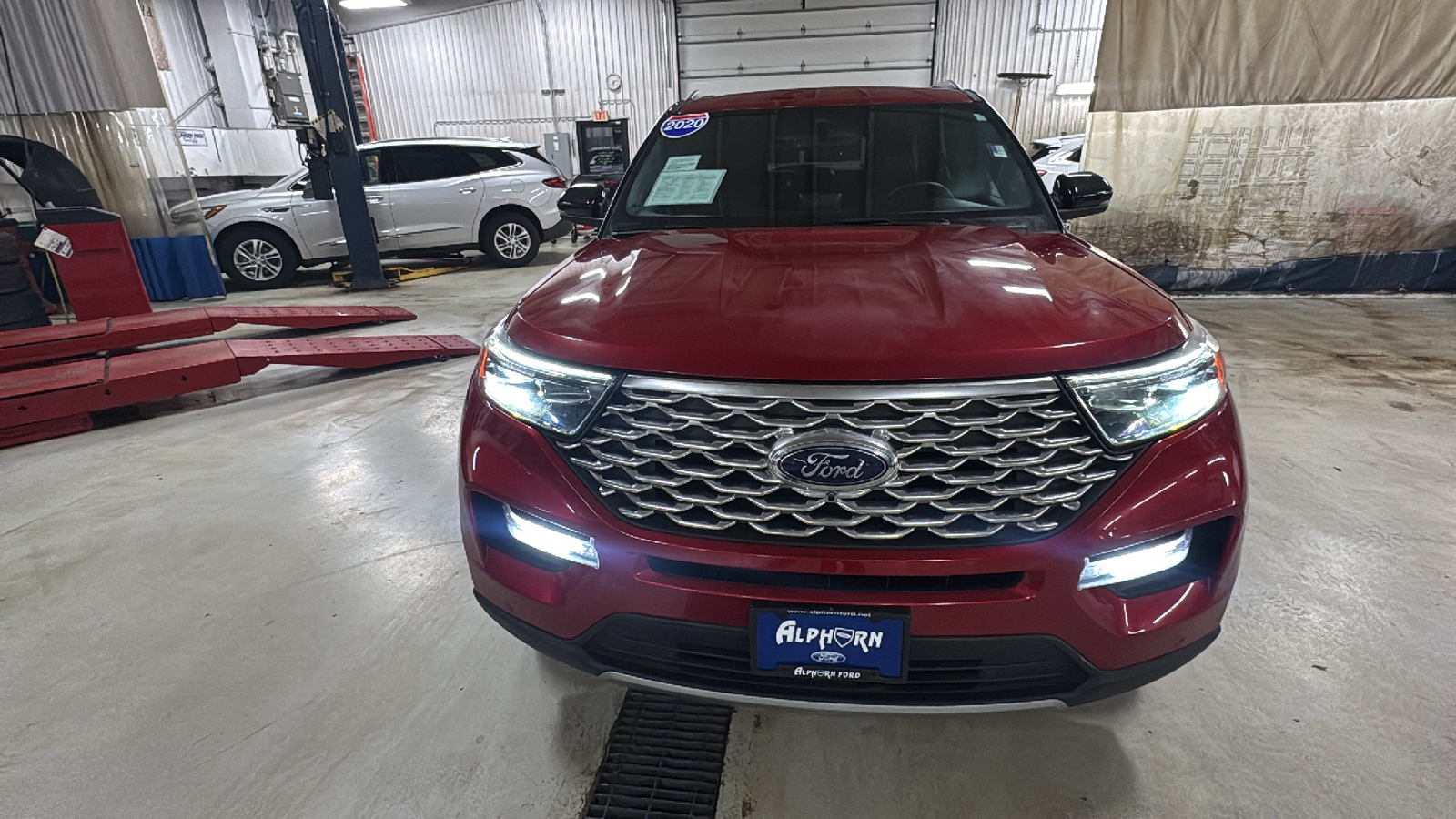 2020 Ford Explorer Platinum 6