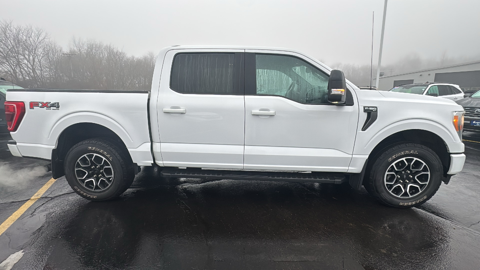 2021 Ford F-150 XLT 2