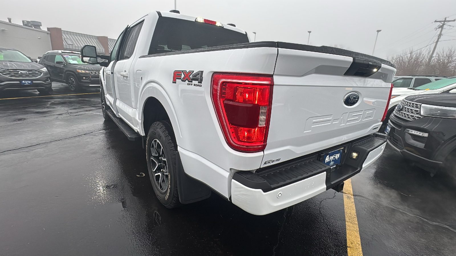 2021 Ford F-150 XLT 4