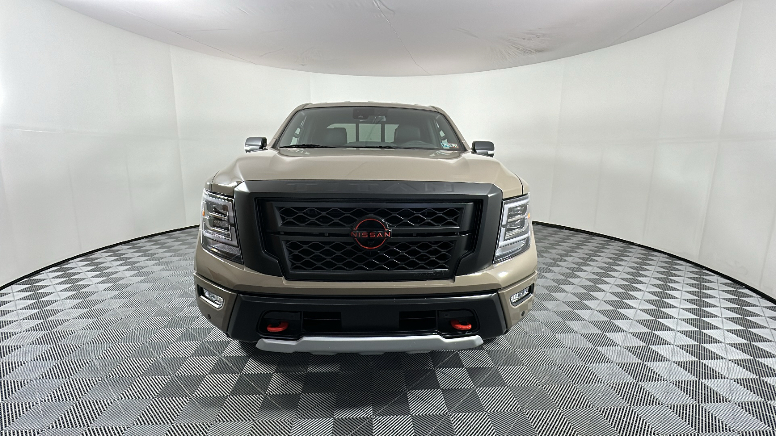 2024 Nissan Titan  2