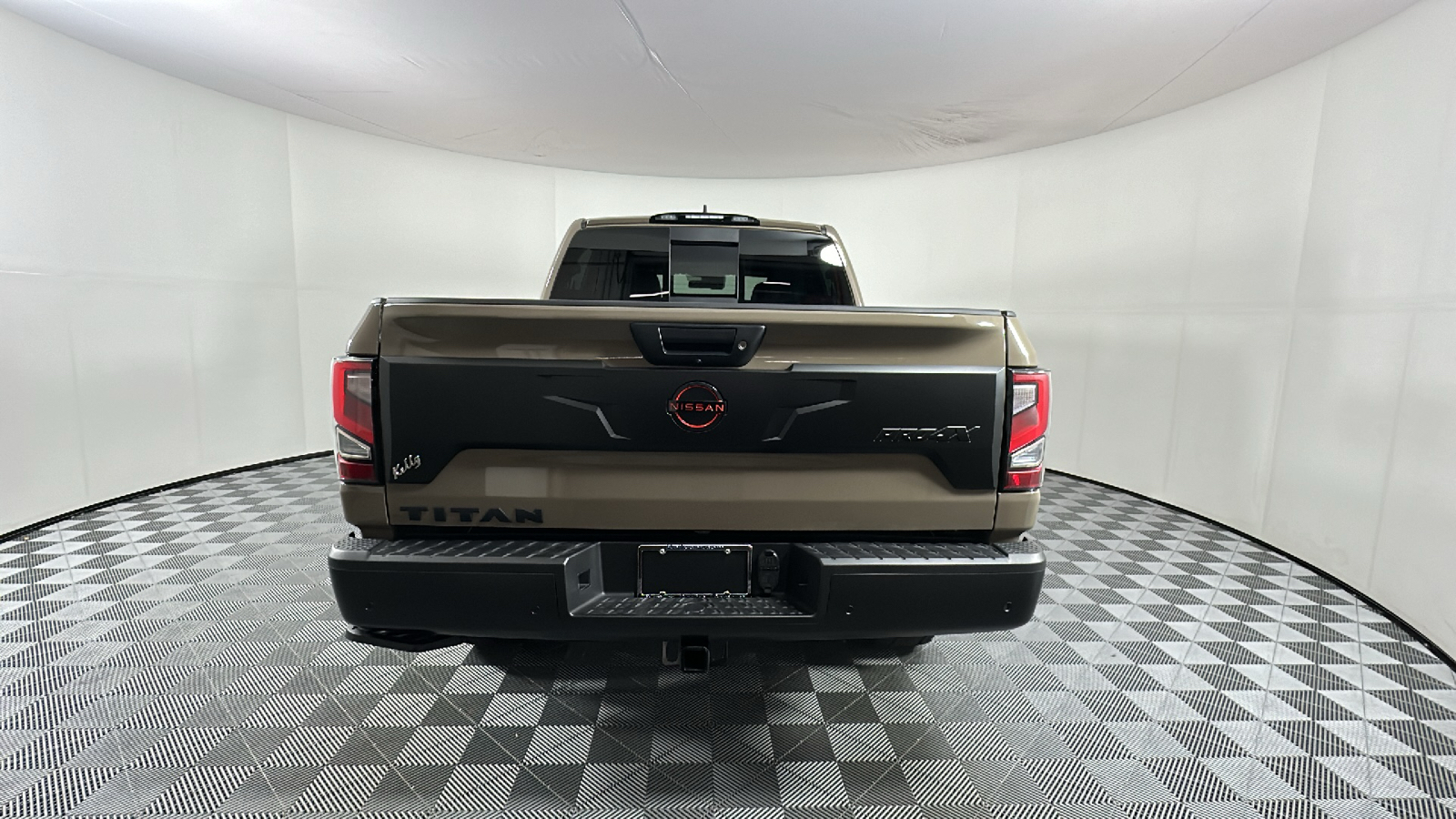 2024 Nissan Titan  6