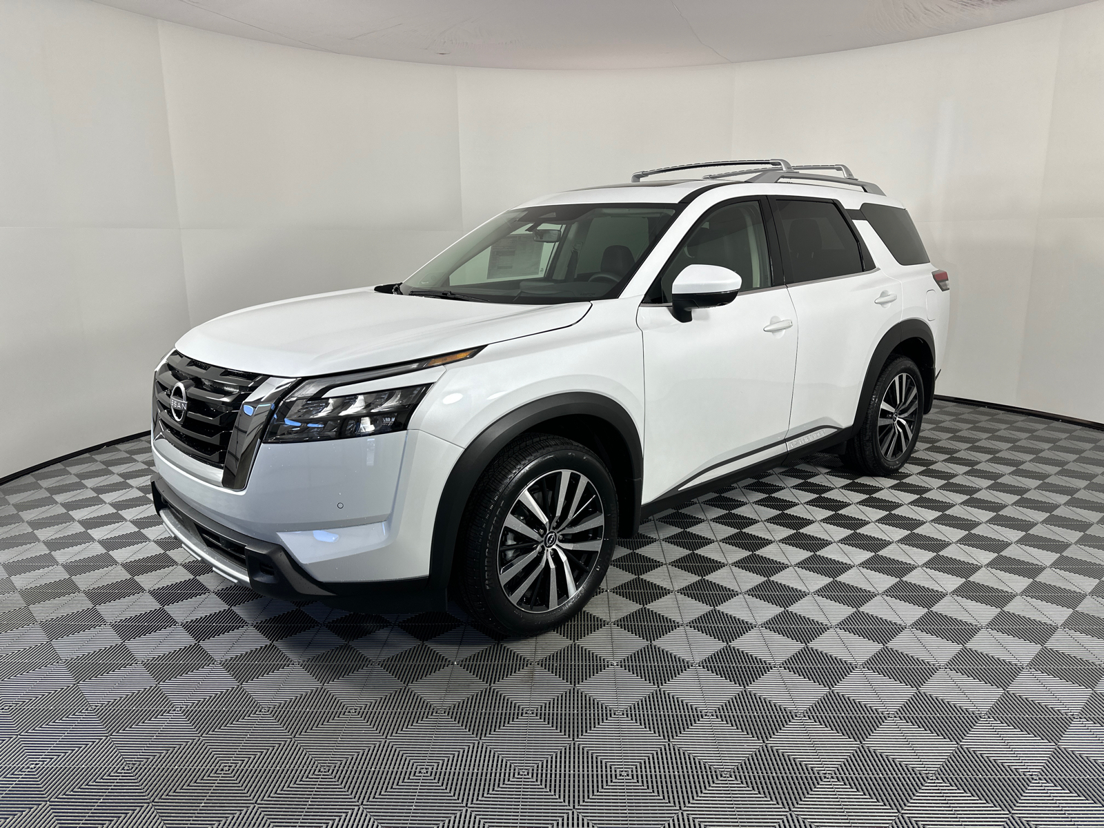 2025 Nissan Pathfinder  3