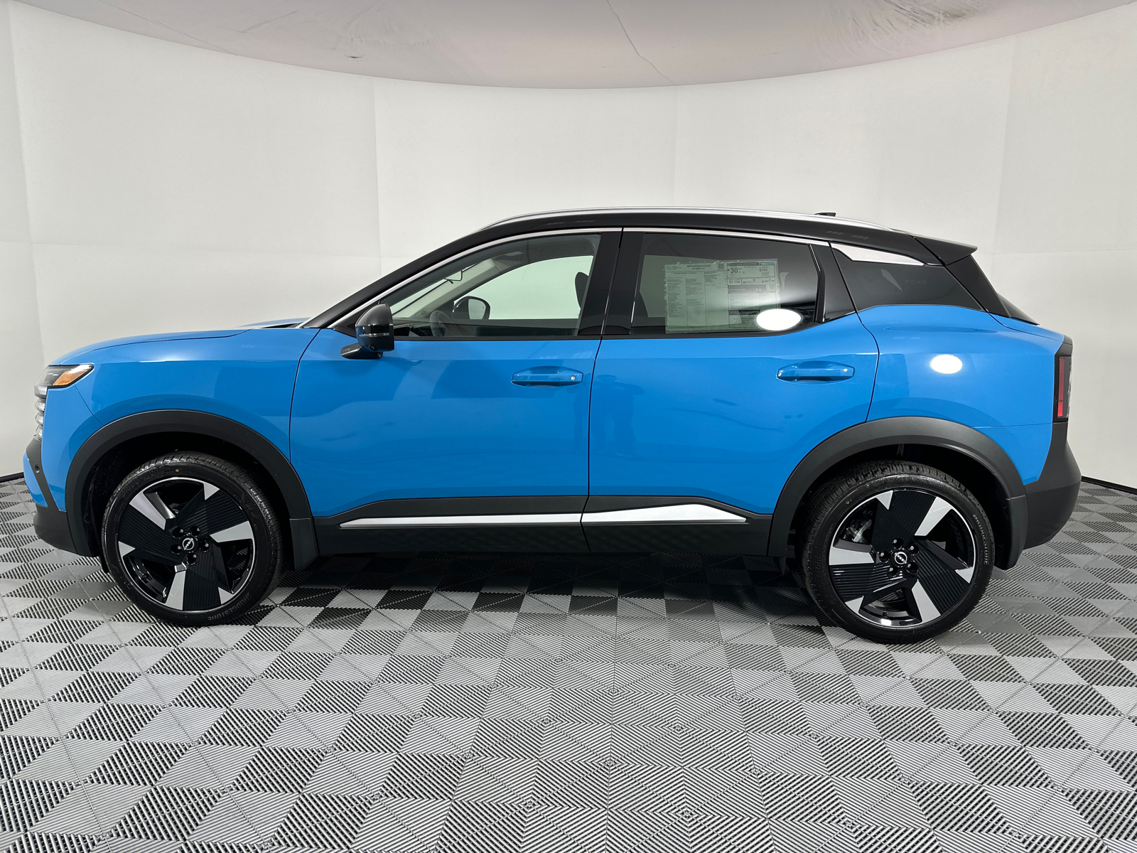 2025 Nissan Kicks  4