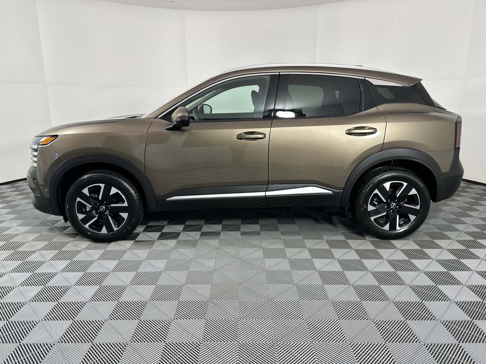 2025 Nissan Kicks  4