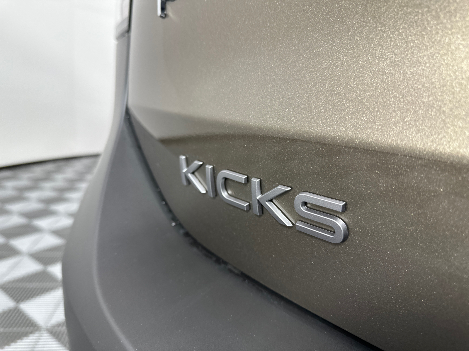 2025 Nissan Kicks  10