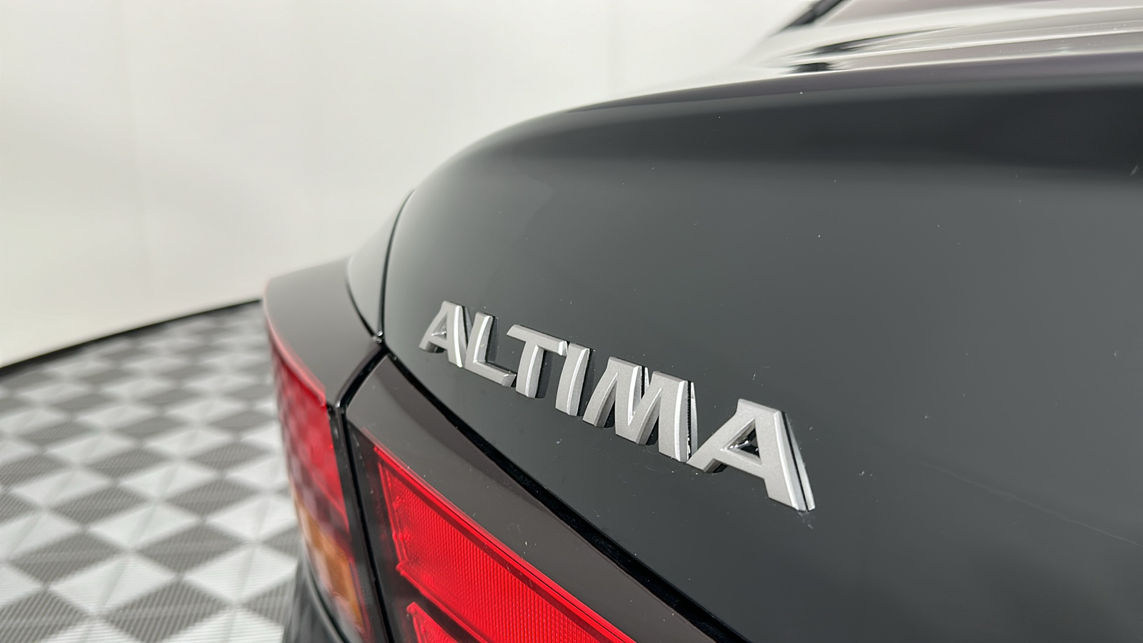 2024 Nissan Altima  9