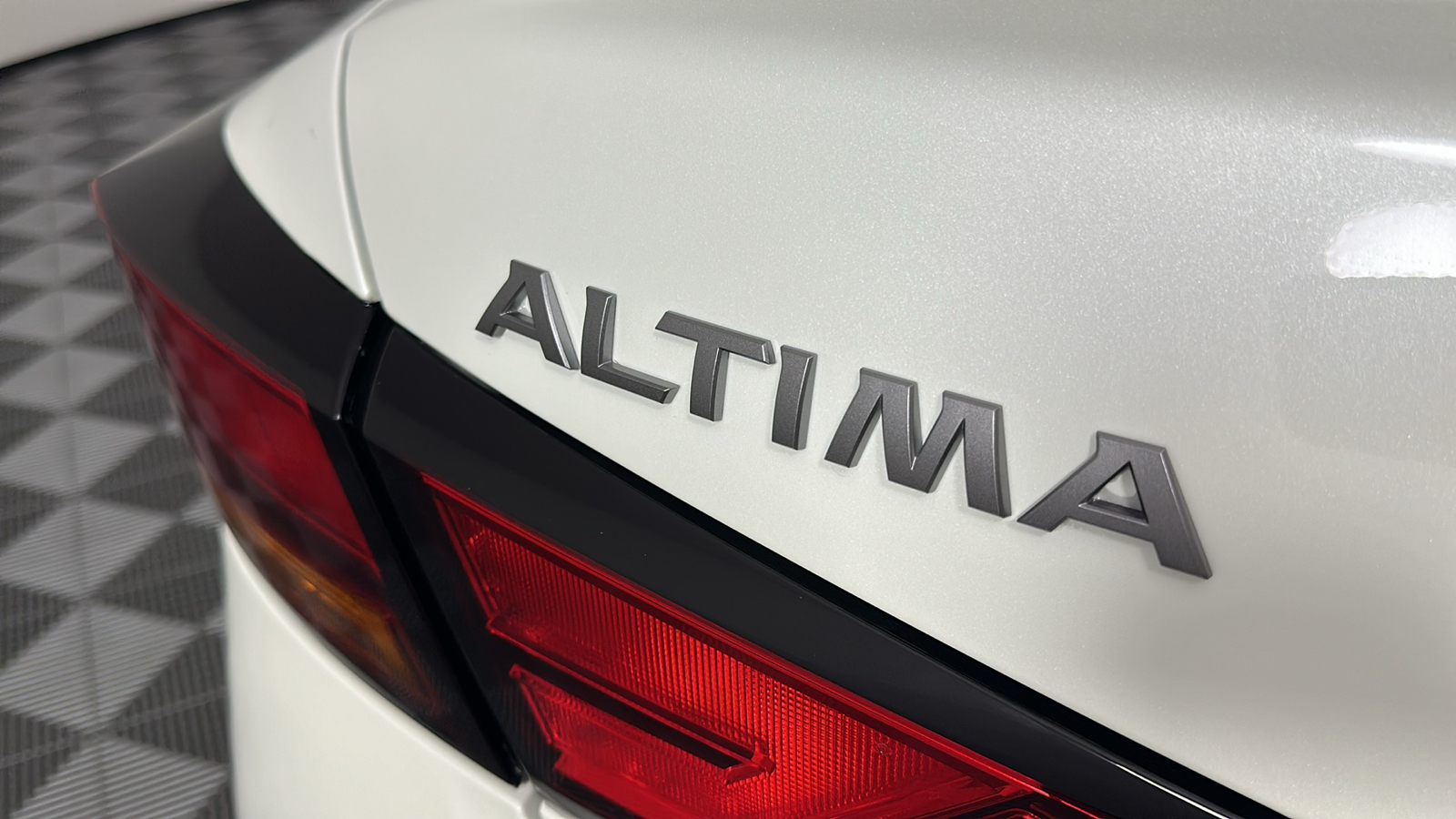 2024 Nissan Altima  10
