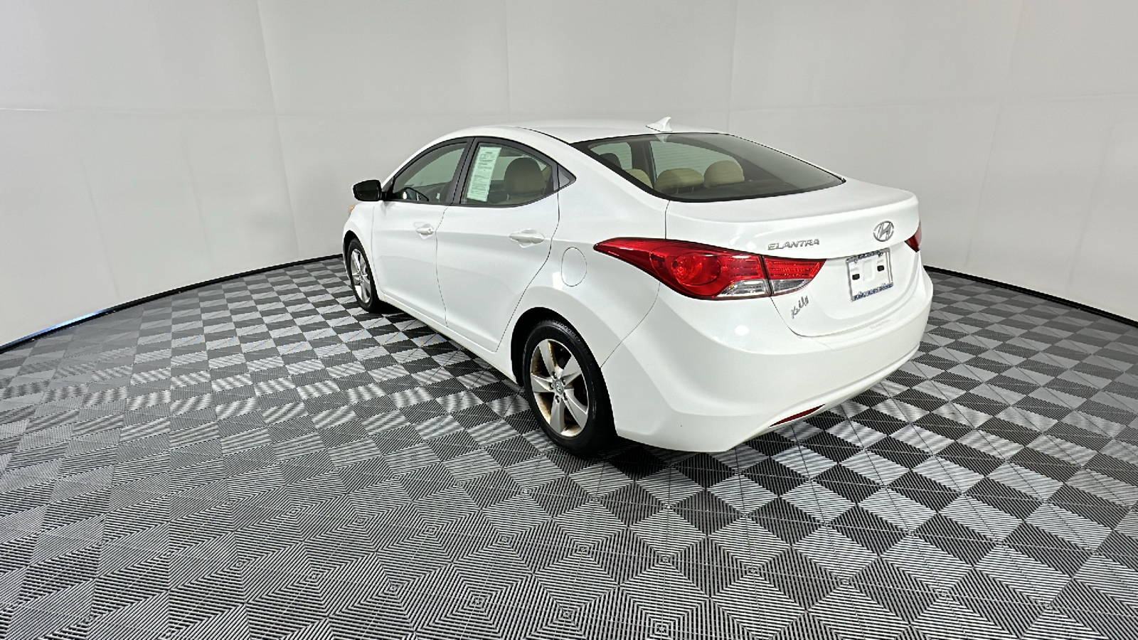 2012 Hyundai ELANTRA  5