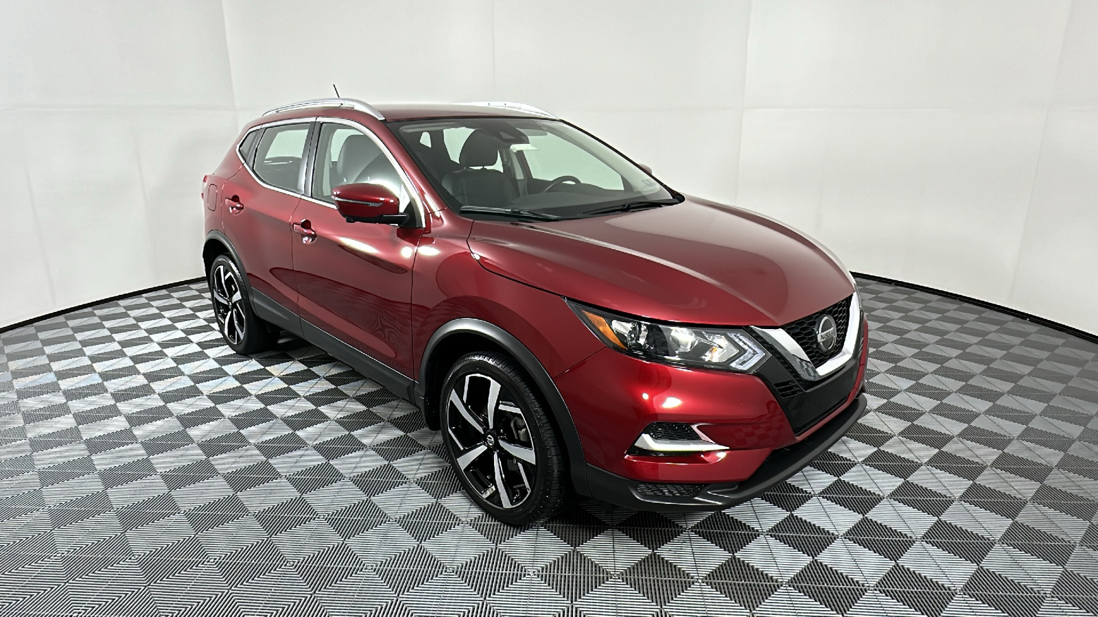 2022 Nissan Rogue Sport SL 1