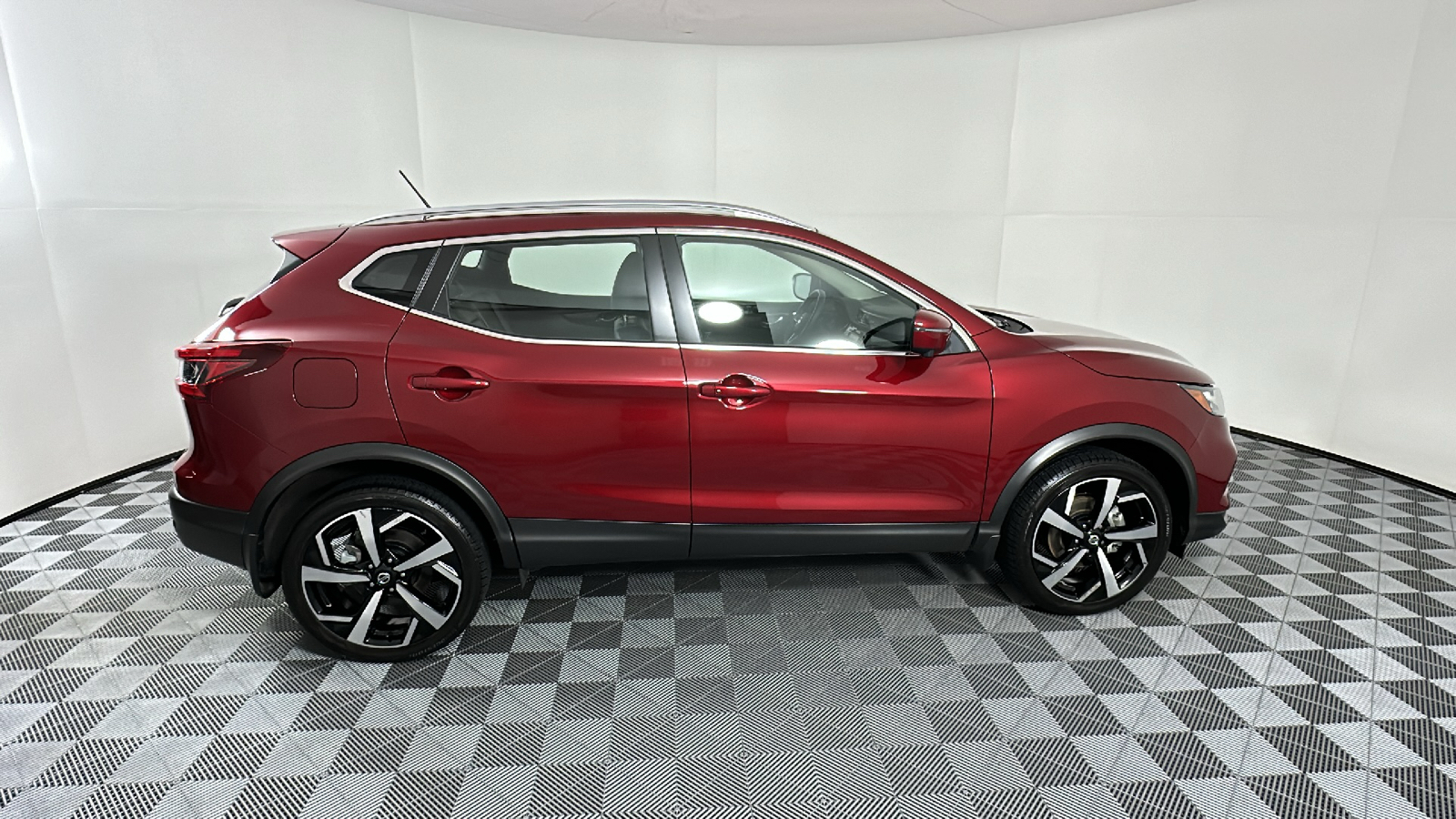 2022 Nissan Rogue Sport SL 8